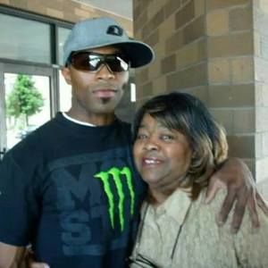 Meet your Posher, Derrick